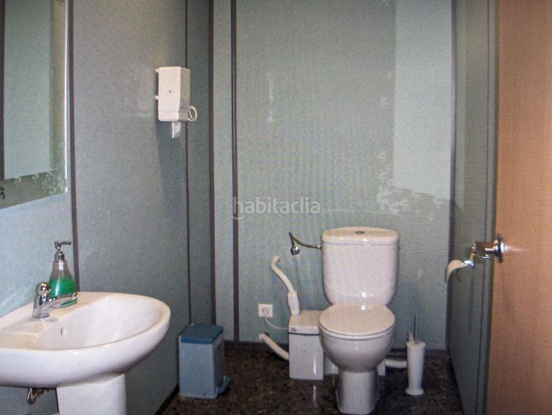Foto a648cf91-8f56-43eb-97ea-f09239481432. Lloguer local comercial a avenida ojos negros 41 a Sagunt