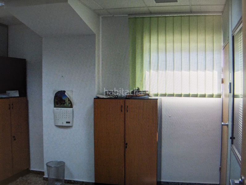 Foto ec02518f-e316-49e0-9cce-e94f2f021785. Lloguer local comercial a avenida ojos negros 41 a Sagunt
