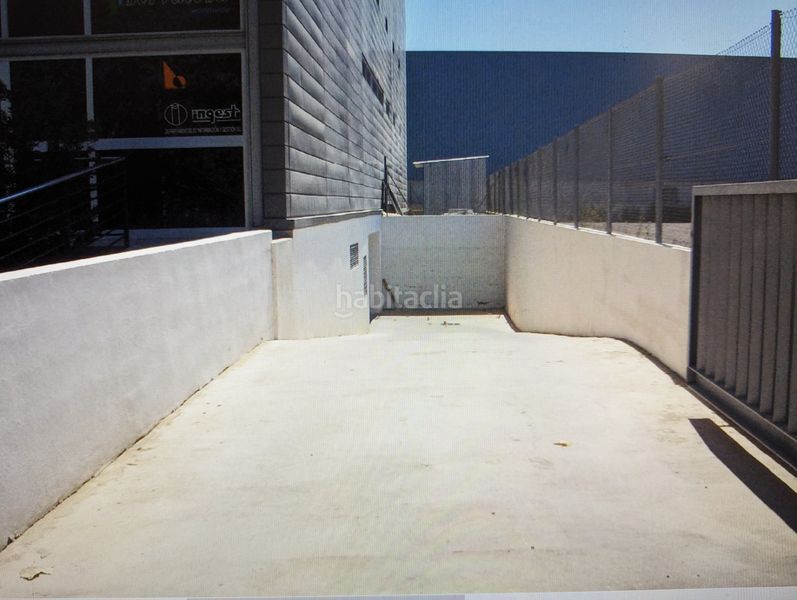 Foto f39dbc4d-7a04-496b-baed-7d33073183dd. Lloguer local comercial a avenida ojos negros 41 a Sagunt