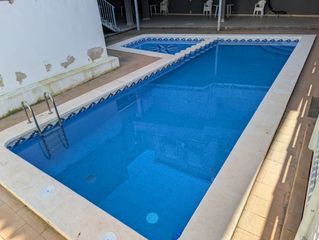Casa aparellada en Gilet. Casa pareada en gilet