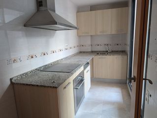 Flat in Plaza rey jaime i 2. Piso con terraza y garaje.