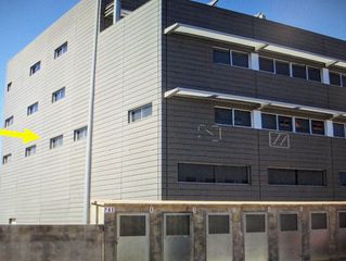 Local Comercial a Avenida de Abril-9 de Octubre. Local de 260 metros en primera planta