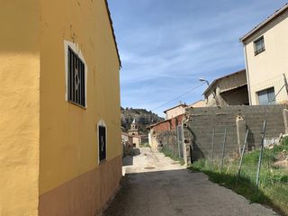 Casa en Calle alta 2. Oportunidad en villar del cobo solo hasta el 31 de agosto!!