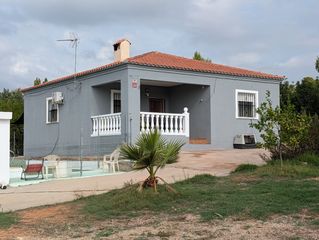 Bauernhof in Pedralba. Casa rústica con terreno en pedralba (partida del rabosero)