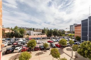 Etagenwohnung  Calle de francia. Piso reformado 3 dormitorios zona av. francia
