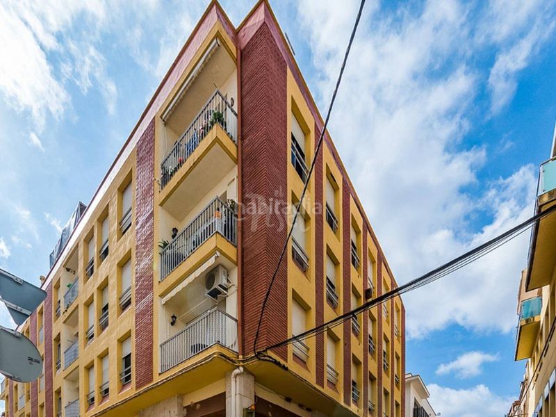 Foto fc0ae6d1-778a-484d-9ac2-5bf568a5fd92. Local comercial a Santa Bàrbara