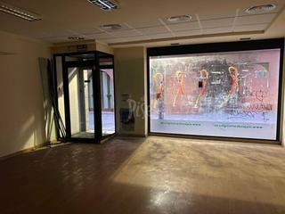 Business premise  Jaume abril. Amplio local en venta en viladecans