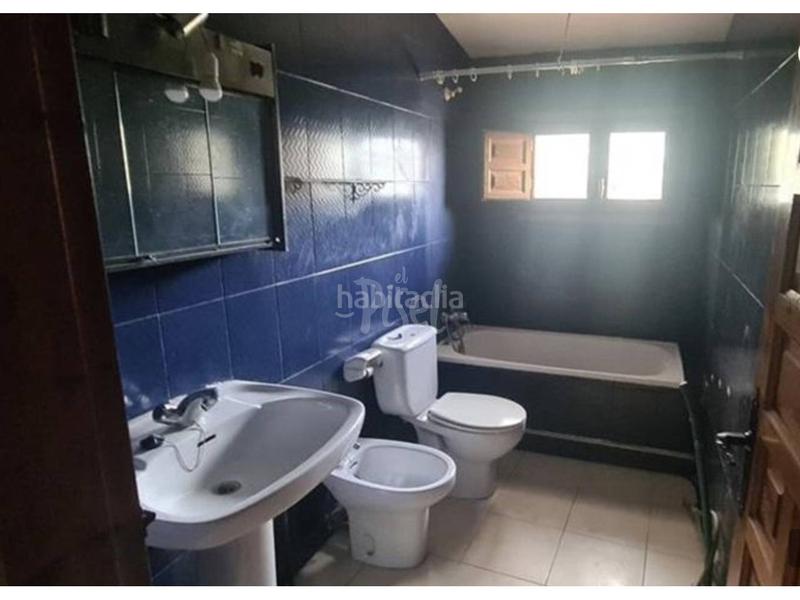 Foto a5200b88-844e-420b-8135-2bd5a7227b3b. Casa amb aparcament a Pontons