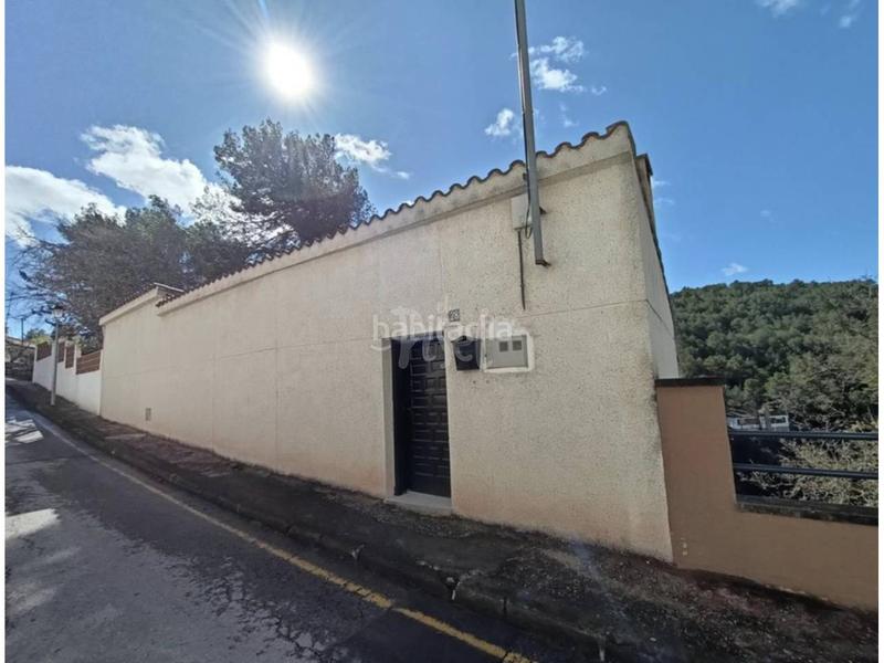 Foto fd7428bc-655b-4bba-aa6b-2bdfa6ab6542. Casa amb aparcament a Pontons