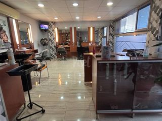 Locale commerciale in Torreforta. Peluquería en funcionamiento en torreforta!