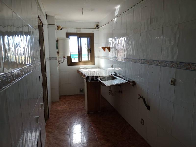 Foto 13a5a683-fa1e-4822-856e-ea44006a2e15. Piso oportunidad ! piso amplio con terraza cerca de la playa 129.000 en Cunit