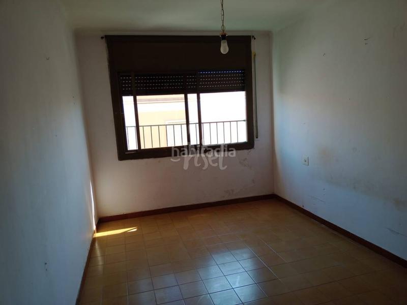 Foto 9c3bce7f-6432-473a-b9d7-3fb26565a9a3. Piso oportunidad ! piso amplio con terraza cerca de la playa 129.000 en Cunit
