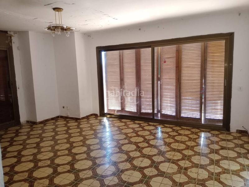 Foto f1713f93-5ecf-4aad-ab92-1e51b0be91ff. Piso oportunidad ! piso amplio con terraza cerca de la playa 129.000 en Cunit