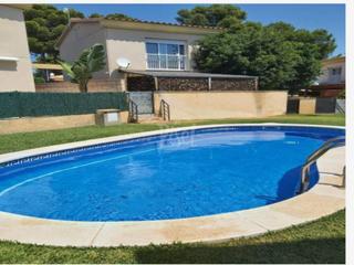 Maison à Passeig Marítim. Tu oportunidad de vivir cerca de la playa en miami platja!