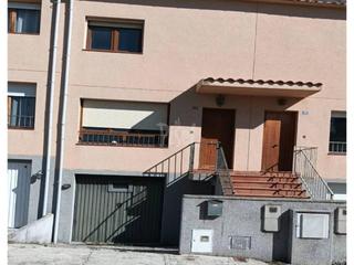 Maison  Pou del gel. Acogedora casa unifamiliar adosada en venta  santa coloma de que