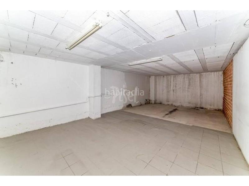 Foto bf2fa5f8-858a-4c88-b2ef-e3f7751268f3. Geschäftsraum in Constantí