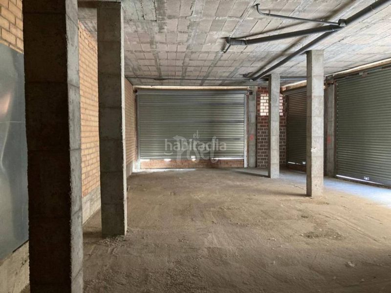 Foto c024eb41-3d7d-43c7-9061-e206438ff960. Local comercial a Valls