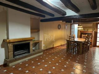 Maison  Querol. Oportunidad en querol amplia casa con balcón y muchas comodidade