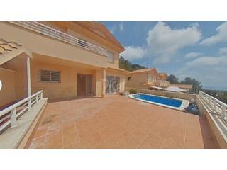 Casa adossada a Roda de Barà