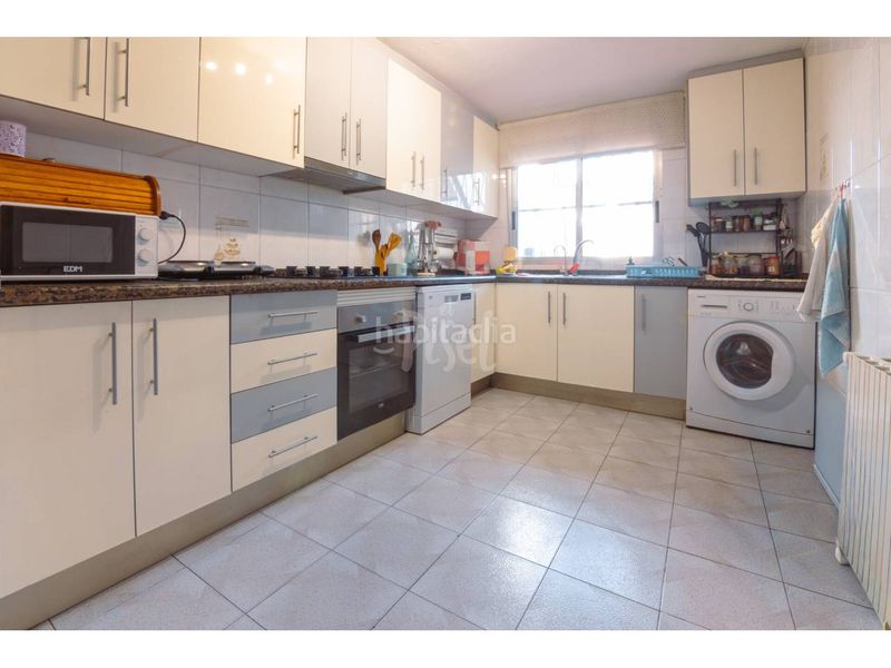 Foto b0c72ad4-8e01-4255-9418-7c3446c45896. Casa amb calefacció a Torreforta Tarragona