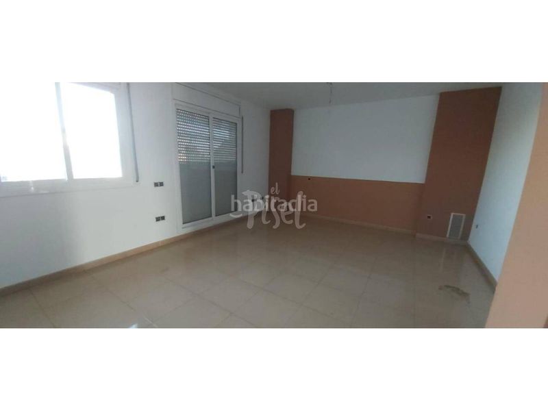Foto 388c60de-d5ac-4da9-b26d-0474fbda0343. Piso  a la venta en Deltebre
