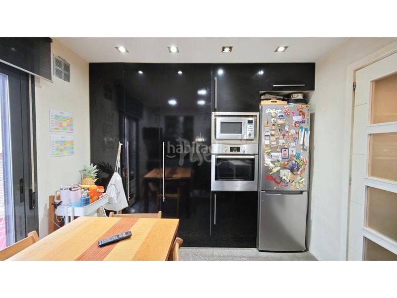 Foto 39c2f1e6-a7c2-4cbb-8cf6-aa7de6a59035. Dúplex a Centre Reus