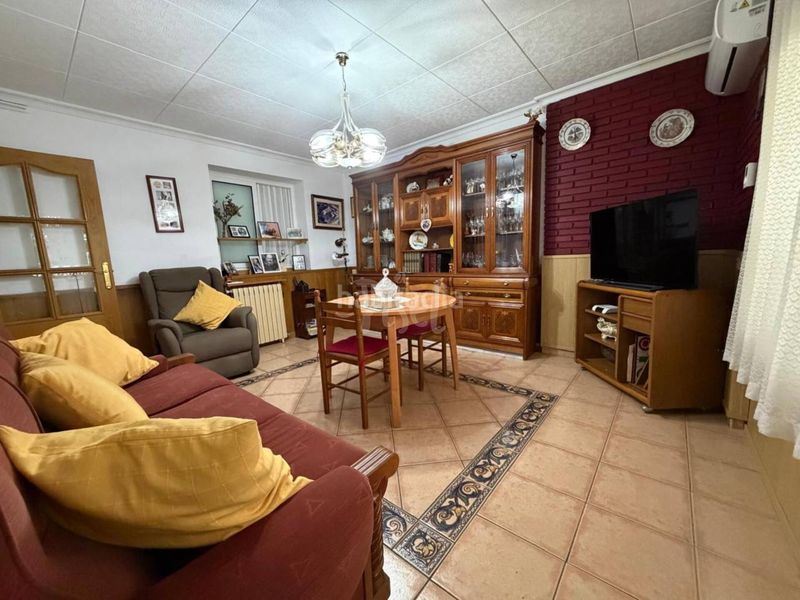 Foto cebe2709-3a47-4f2d-9504-8a220cbcc0b9. Casa amb calefacció a Torreforta Tarragona