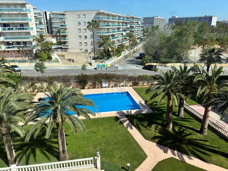 Foto 574a8aea-27a7-48c7-8576-ae049154f7ec. Apartament amb aparcament a Plaça Europa - Port Aventura Salou