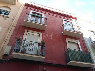 Pis  Calle sant pere. Piso luminoso con balcón en zona marítima de tarragona