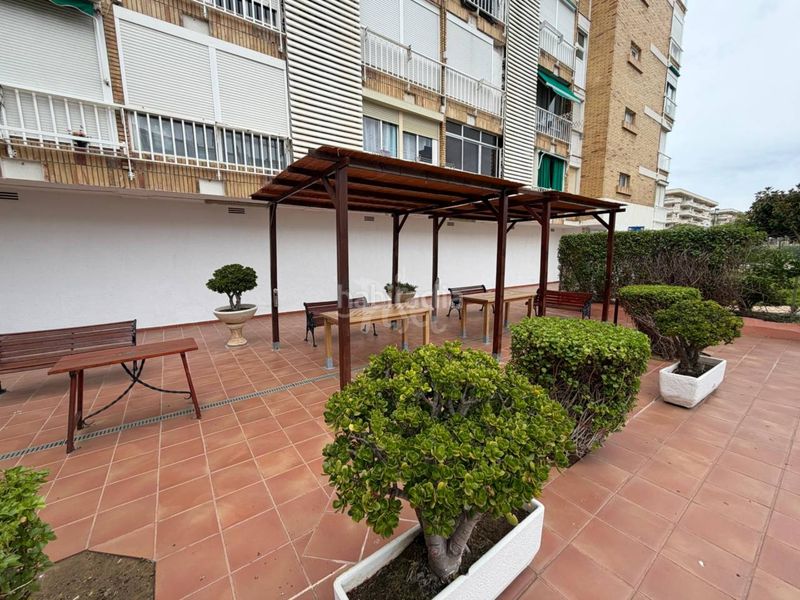 Foto a76c8a70-c810-46c3-a719-c4f355d372ad. Estudi amb piscina a La Pineda Vila-seca