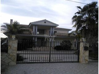 Casa in Deltebre. Amplia casa familiar en venta en deltebre