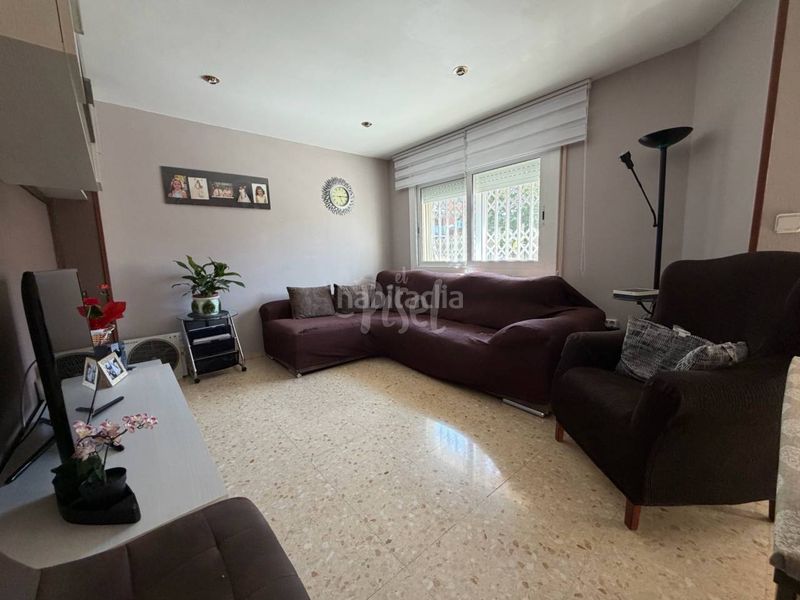 Foto f6dd9f35-c38b-4e29-a629-54926009e1bf. Casa amb calefacció aparcament a Constantí