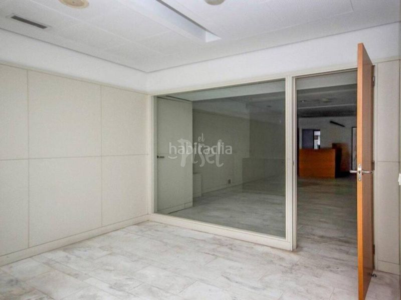 Foto ca537f41-b66b-4a2a-98f1-f525553c40a4. Local comercial a Sant Andreu de la Barca