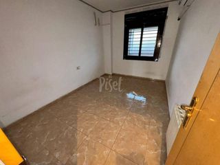 Flat  Calle l´eramprunya. Amplio piso de 3 habitaciones en gavà, junto al parc arqueològic