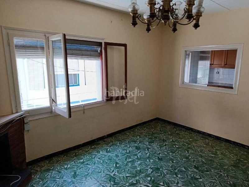 Foto dc6b1693-d32b-408d-9325-ec2f4b8d67a6. Pis a Alcanar