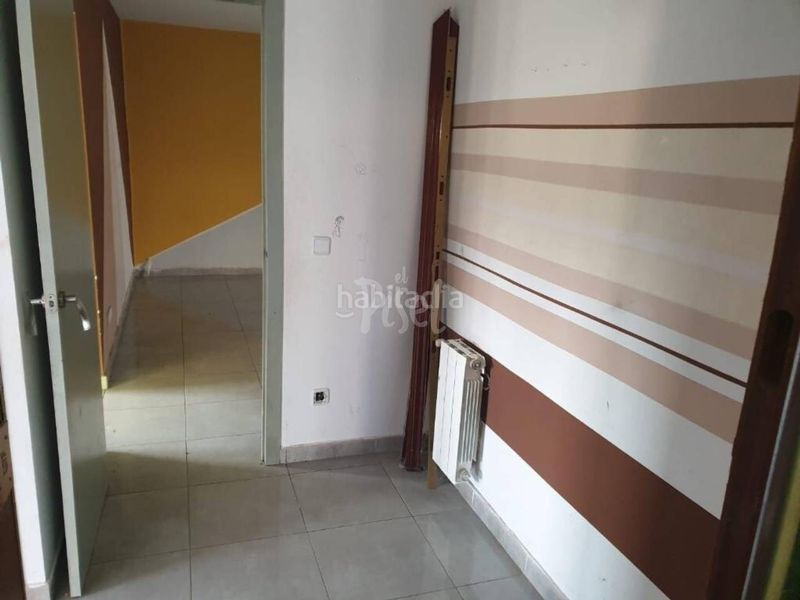 Foto f1188bbe-39fc-4d34-8b51-53760252f156. Edifici a calle mestre emili pujou 7 a Instituts-Universitat Lleida
