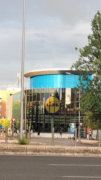 Foto 0f611dbe-19f6-49c6-abfb-7ca40a981dce. Pis a calle de andrea jordán 9 a Los Rosales Madrid