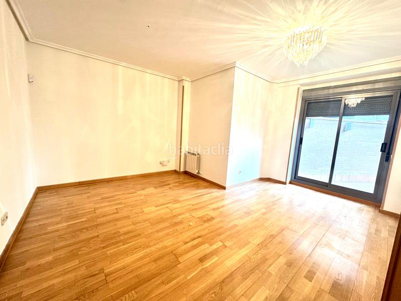 Foto 5373869c-faf4-4a4d-ad6f-dc1b3ef32e13. Appartamento con parcheggio piscina in Puerta Bonita Madrid