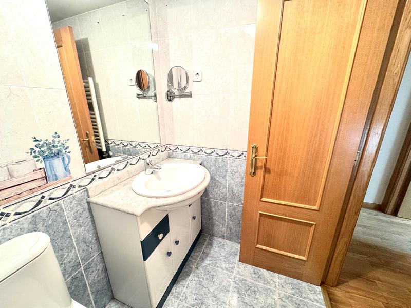 Foto 915bd900-b1e7-425e-9f7d-cbf0f7976f5e. Appartamento con parcheggio piscina in Puerta Bonita Madrid