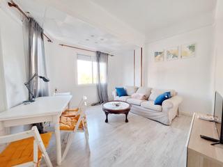 Location Appartement  Calle de san martín de porres. Se alquila piso ideal  para estudiantes o para compartir !