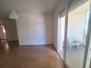 Location Appartement  Avenida constitucion. Se alquila piso sin amueblar en el corazón de monteagudo.