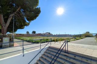 Terreno residencial  Calle del olivo. Vive a tu ritmo parcela amplia para casa con terreno en las torr