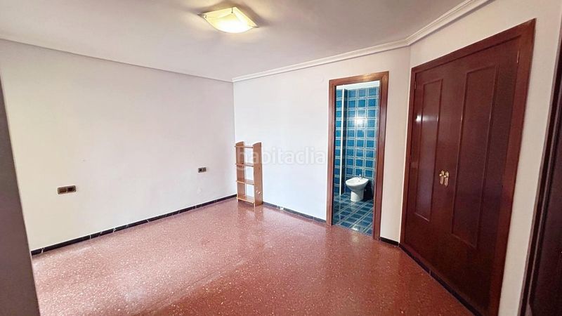 Foto 6c71e10c-93f3-40ba-81b7-ed8fbc67f0f8. Flat with parking in Eixample Alcoi