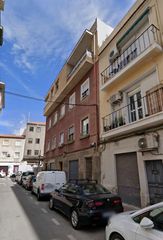 Flat in Calle galicia 1. Amplia vivienda de 134 m2 para reformar en barrio del carmen