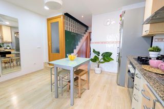 Dúplex  Calle castillo aledo. El secreto mejor guardado de altorreal un piso con doble altura.