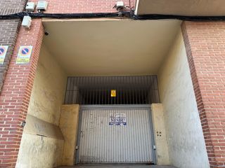 Lloguer Aparcament cotxe a Calle angelillo 2. Se alquila plaza de garaje en cabezo de torres