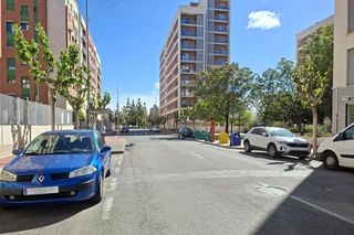 Lloguer Aparcament cotxe  Calle margarita lozano. Se alquila plaza de garaje en joven futura