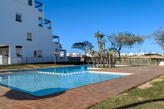 Etagenwohnung  Premios ppe asturias depo. Planta baja con jardín privado en las terrazas de la torre golf