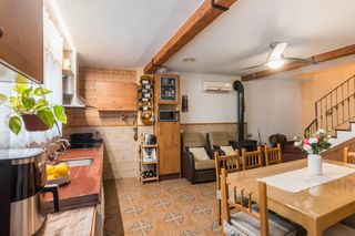 Maison  Calle sagrado corazon. Dúplex en zeneta ideal para familias, cerca de colegio y servici