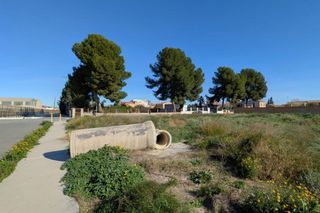 Terrain résidentiel  Calle del olivo. Terreno en esquina con gran potencial para vivienda con jardín e